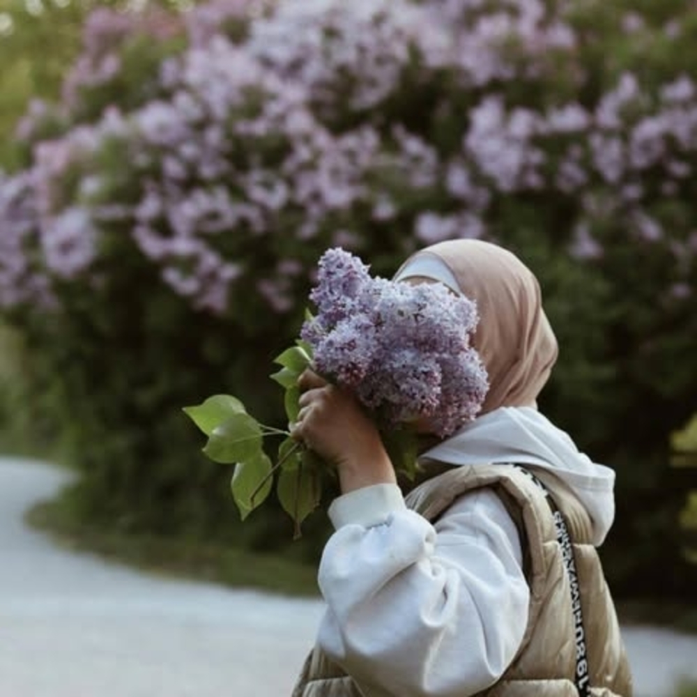 Meet your Posher, Farida
